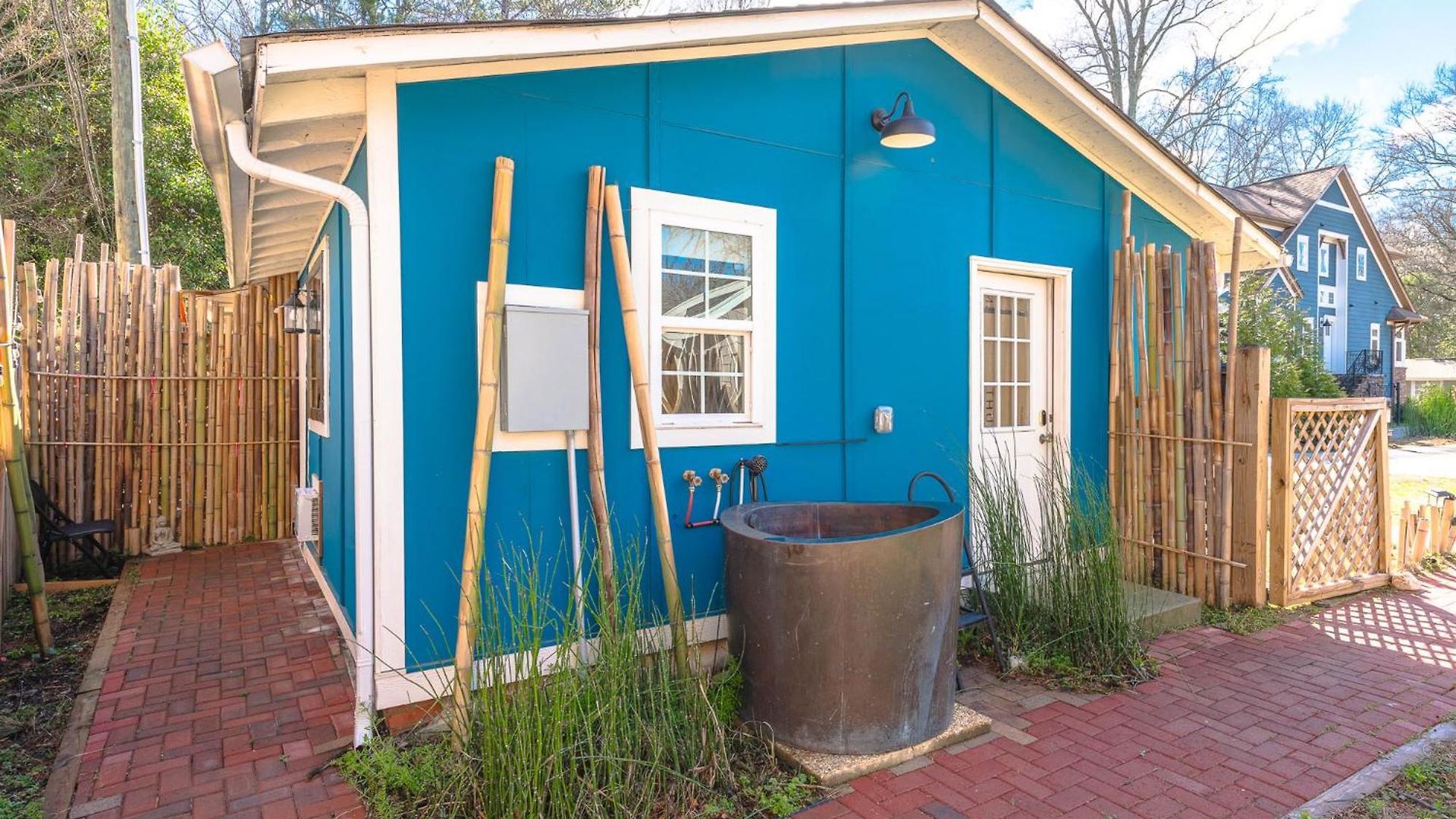 Adorable Solo-traveler Retreat Apartment Charlotte