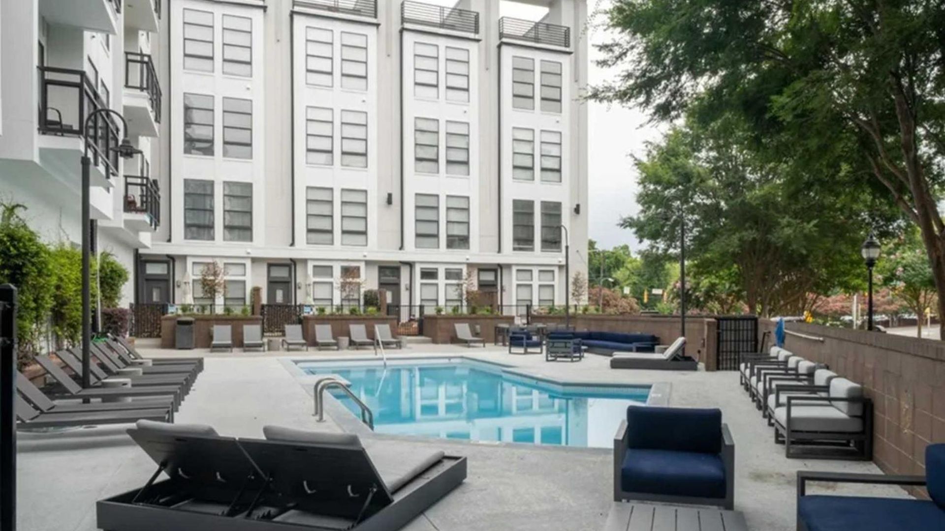 Apartment Spacious 2bd With Private Balcony And Free Parking