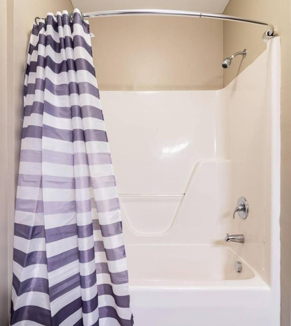 Apartment Uptown And Adventures With Pool, Bars & Shops *