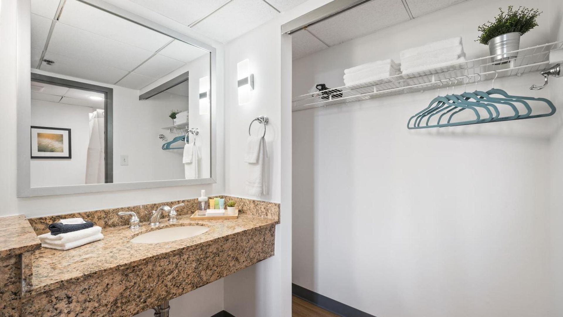 315 Loso Airport Aparthotel Charlotte