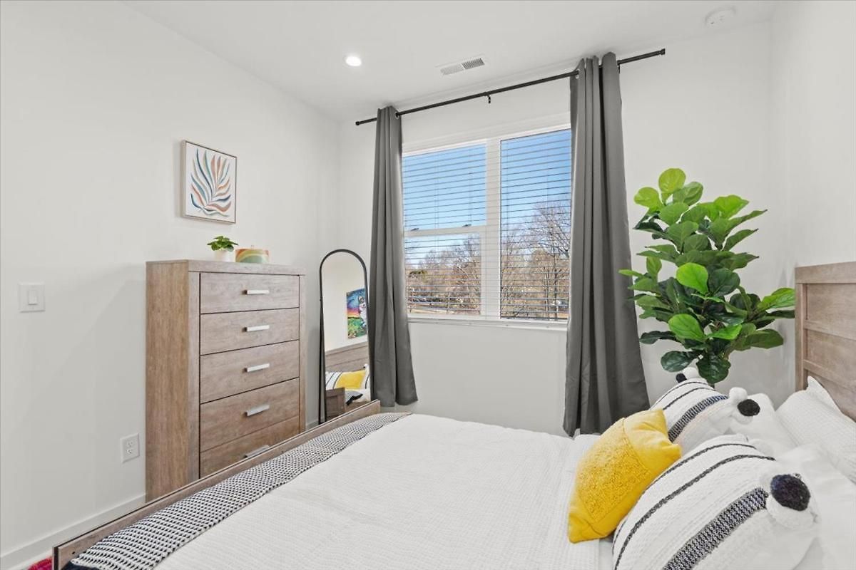 2 Unit Modern Close To Uptown * Charlotte