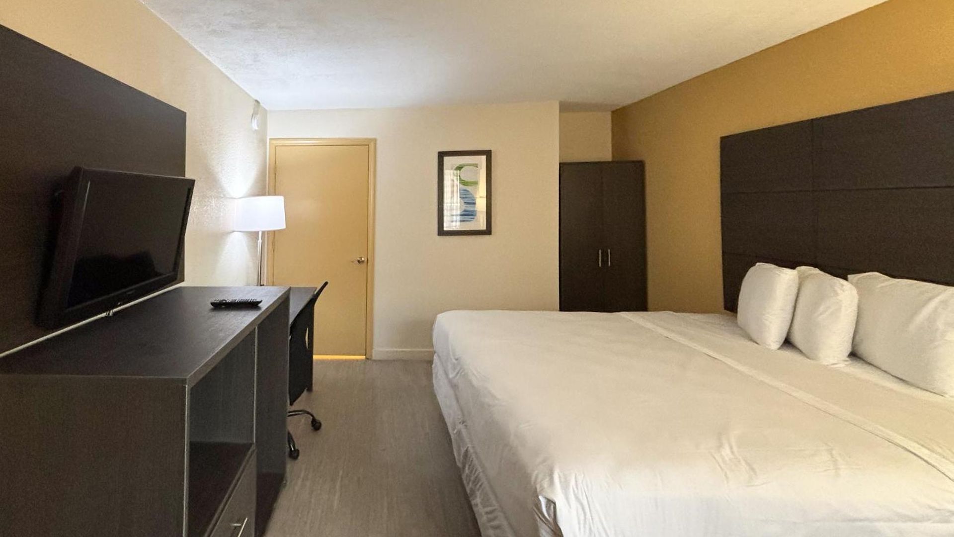 6 Charlotte, Nc Northlake Hotel 4*