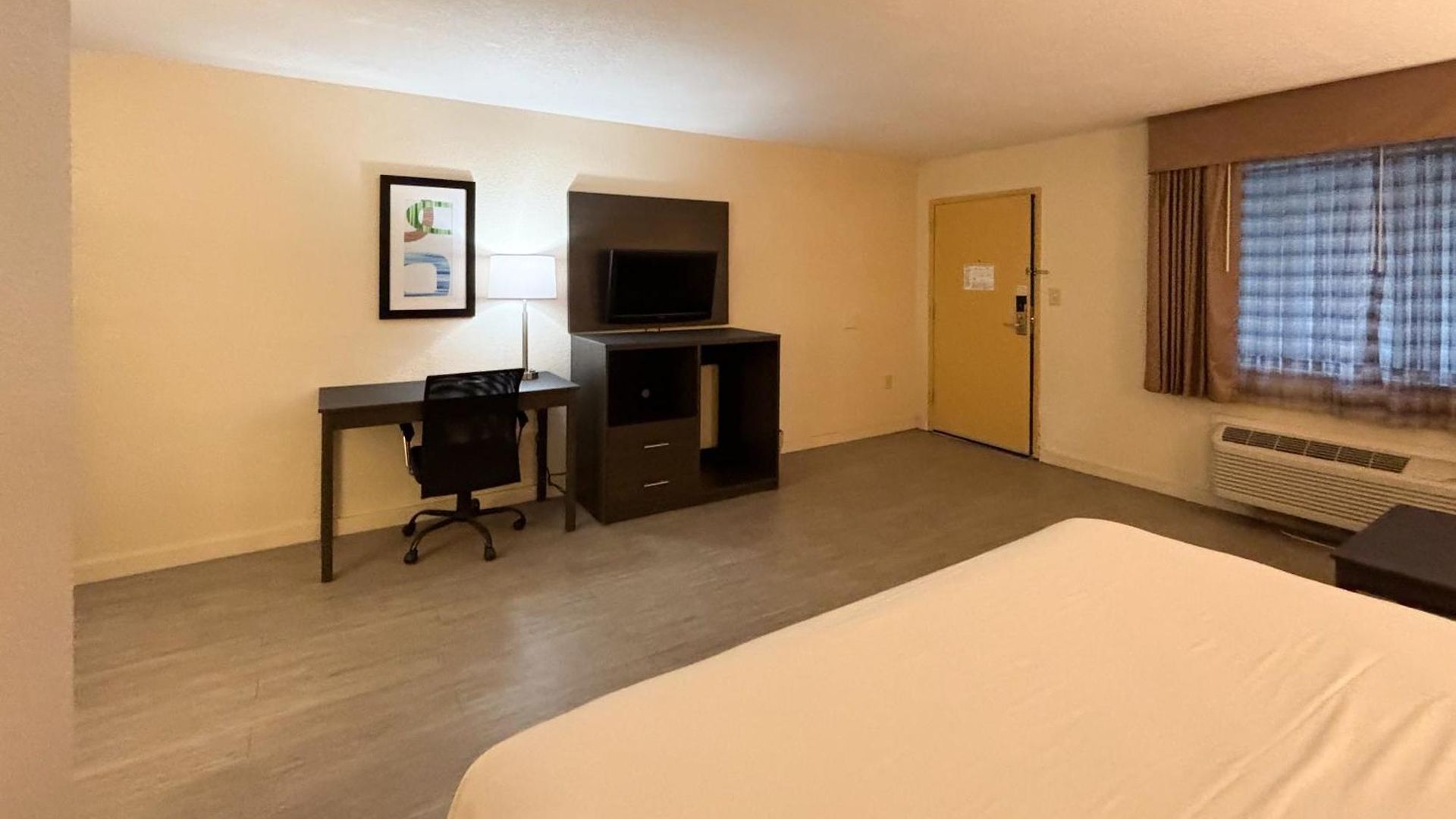 6 Charlotte, Nc Northlake Hotel