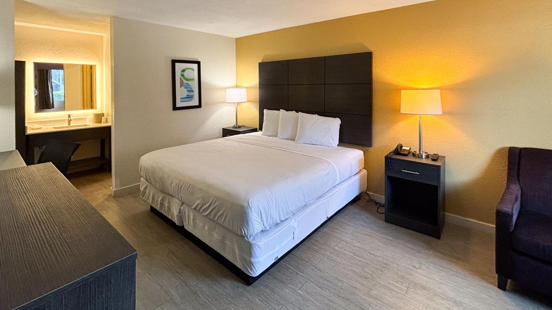 Hotel 6 Charlotte, Nc Northlake 4*