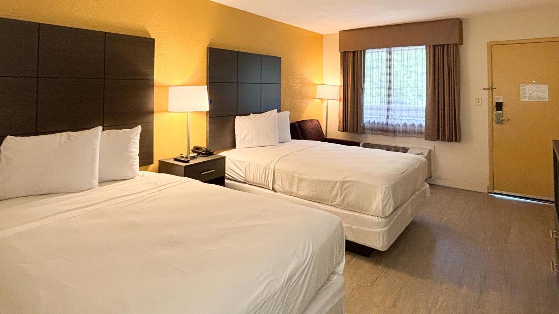 6 Charlotte, Nc Northlake 4*