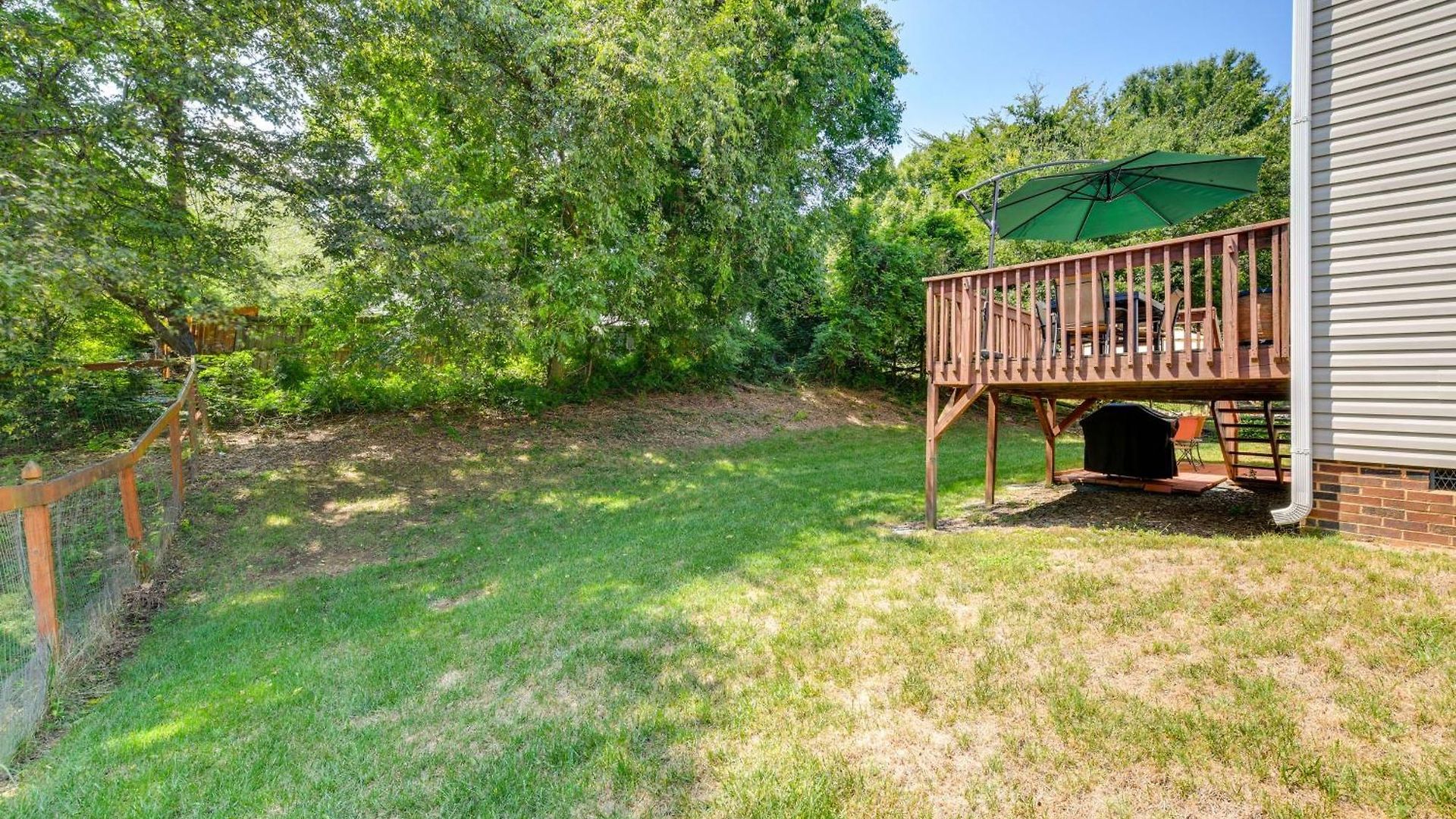 Holiday home Near Uncc! Family Retreat W/ Deck *