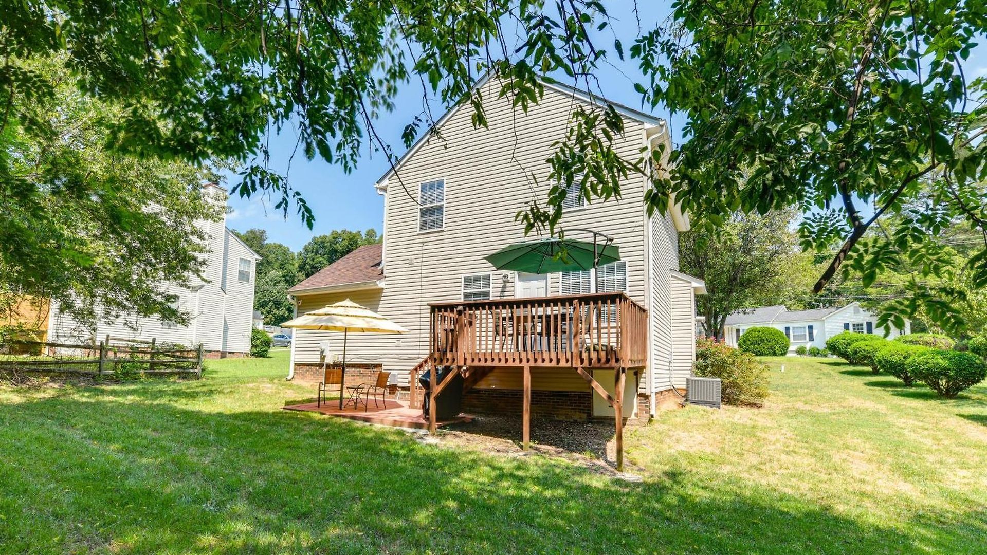 Holiday home Near Uncc! Family Retreat W/ Deck *