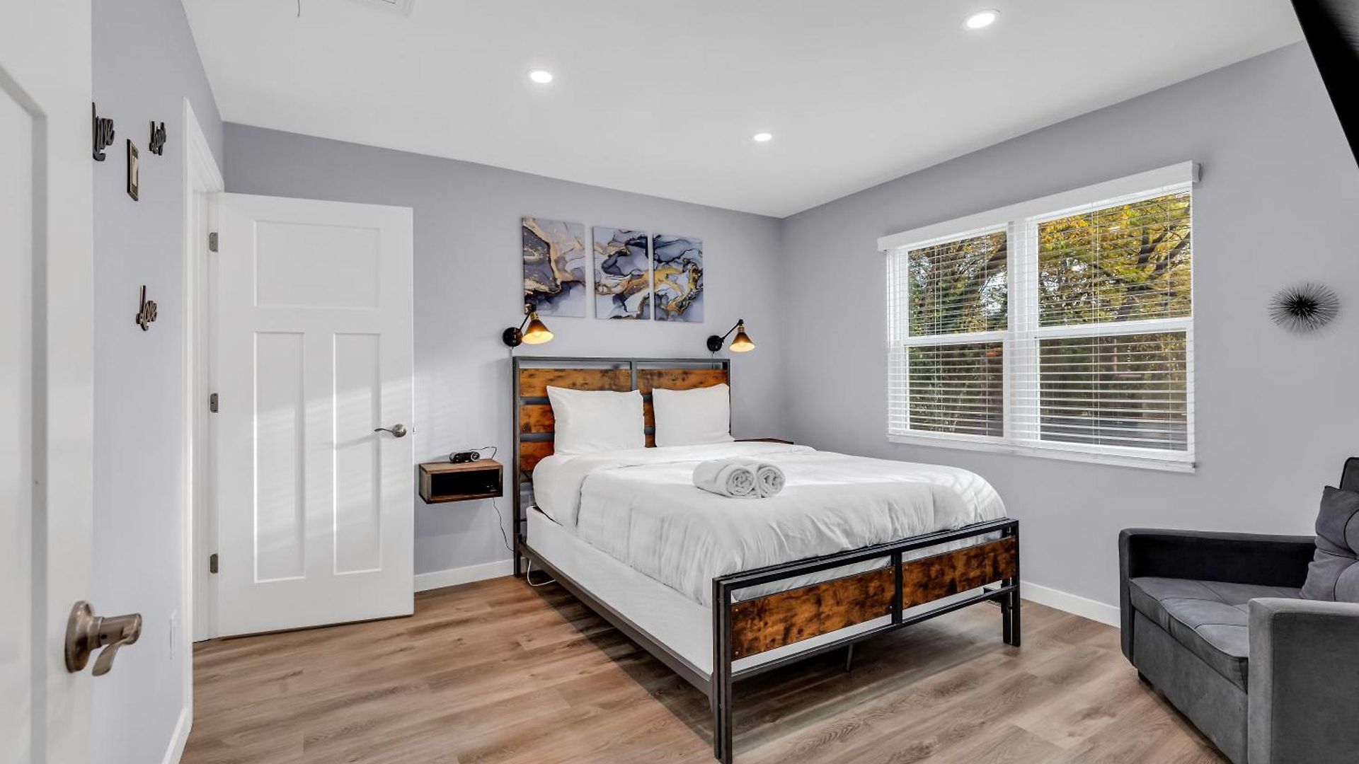 Spacious 4br Holiday home Charlotte