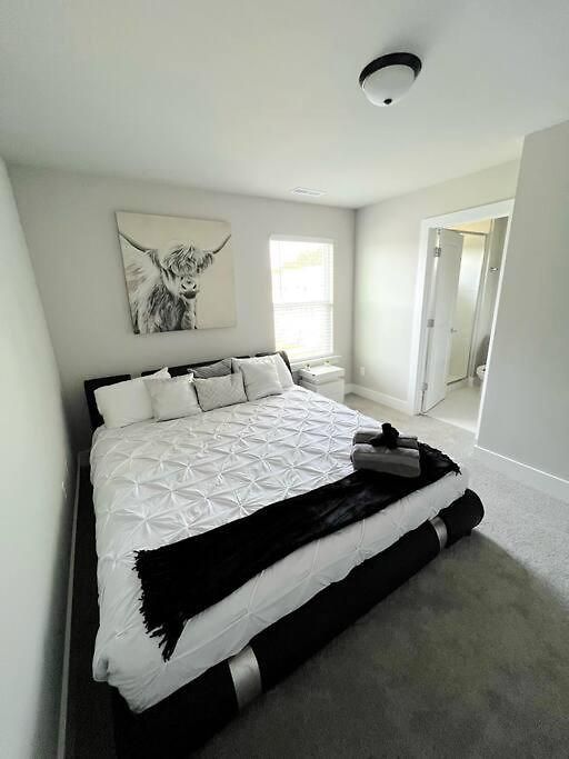 Brand New Build 10 Min- Uptown Holiday home Charlotte