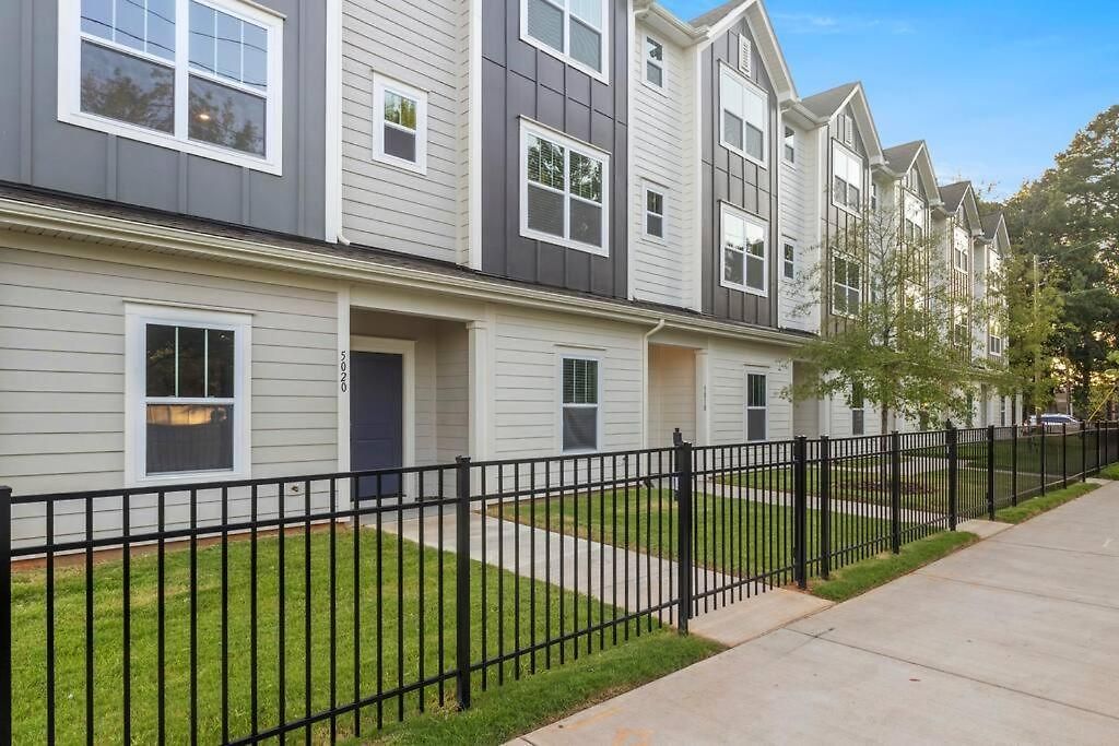 Holiday home Brand New Build 10 Min- Uptown