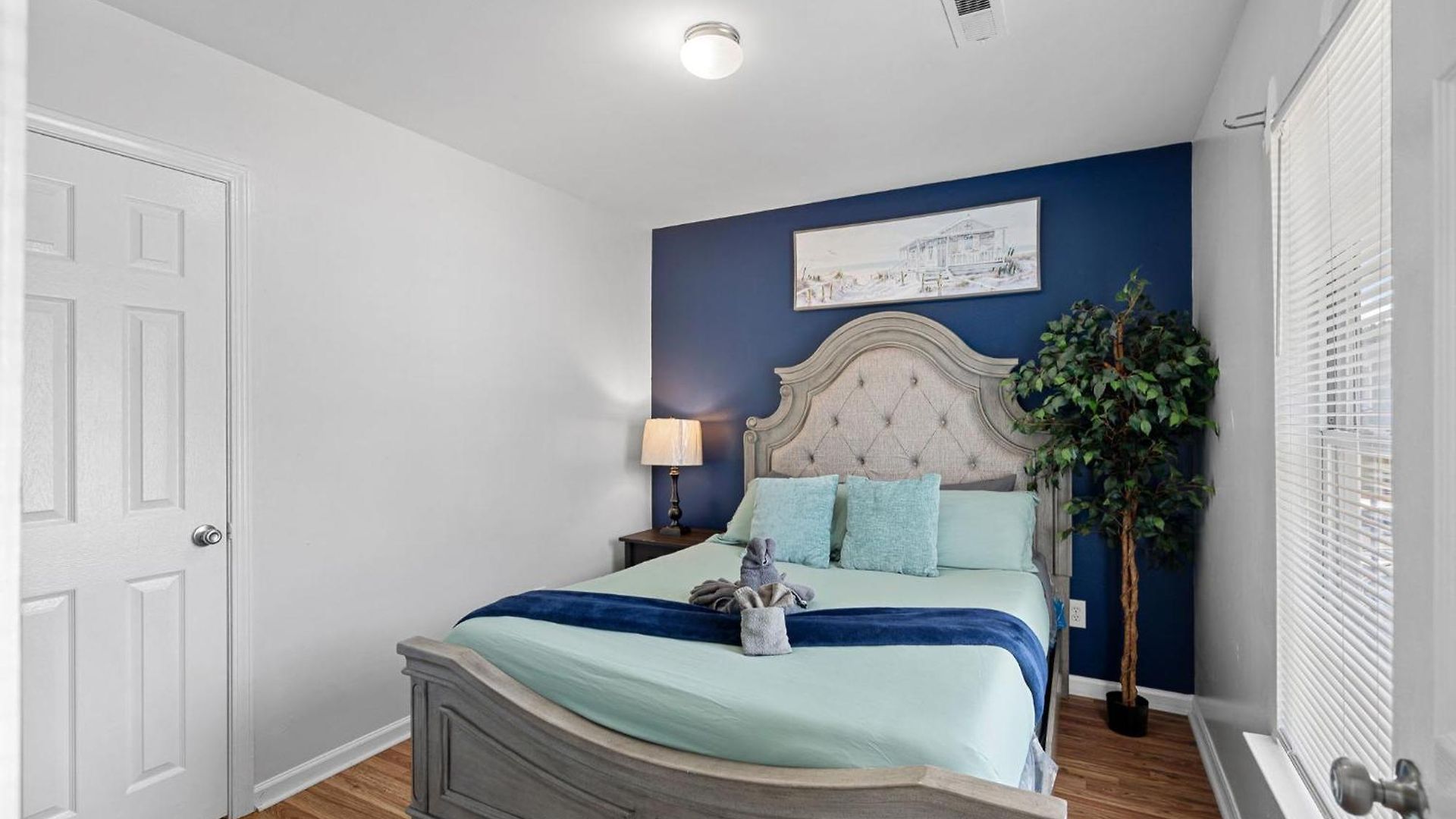 Cozy 4br Near Uptown -king Bed- Jacuzzi *