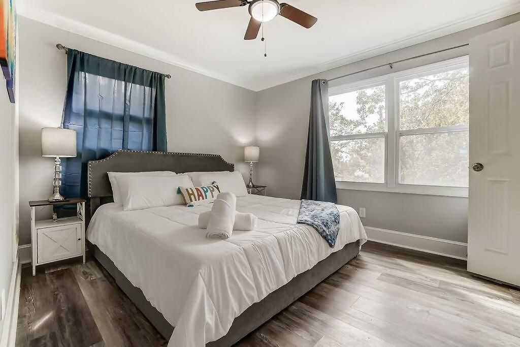 3br Getaway, Hot Tub & Mini Golf Fun * Charlotte