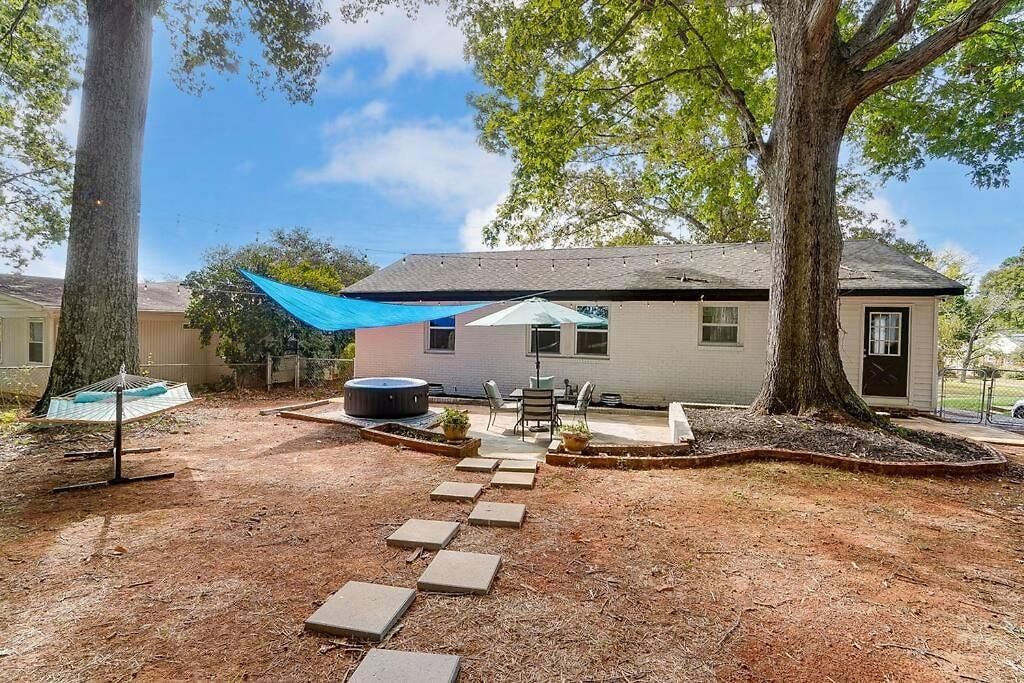 3br Getaway, Hot Tub & Mini Golf Fun * Charlotte