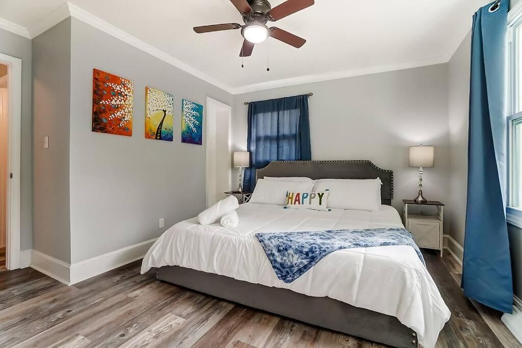 3br Getaway, Hot Tub & Mini Golf Fun