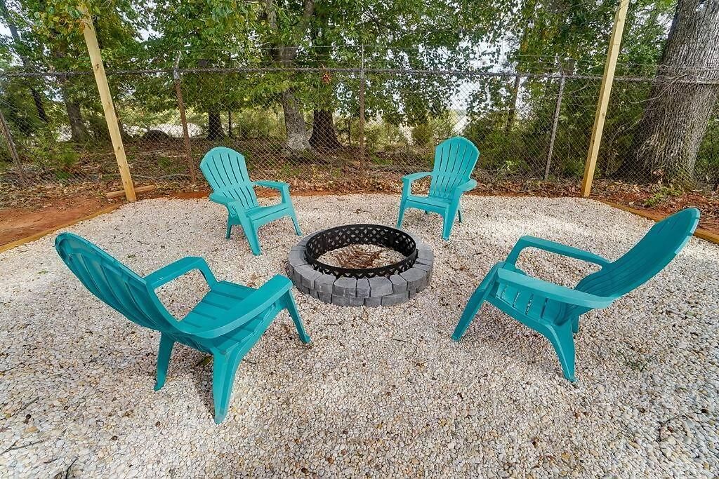 3br Getaway, Hot Tub & Mini Golf Fun