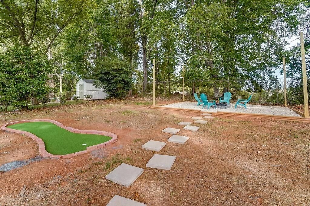 3br Getaway, Hot Tub & Mini Golf Fun