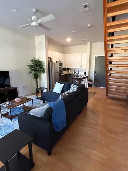 1 Bedroom Townhouse In Uptown * Charlotte