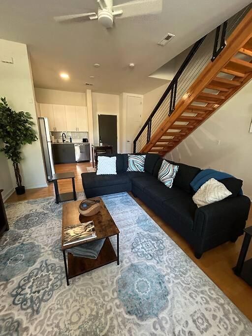 Apartment 1 Bedroom Townhouse In Uptown