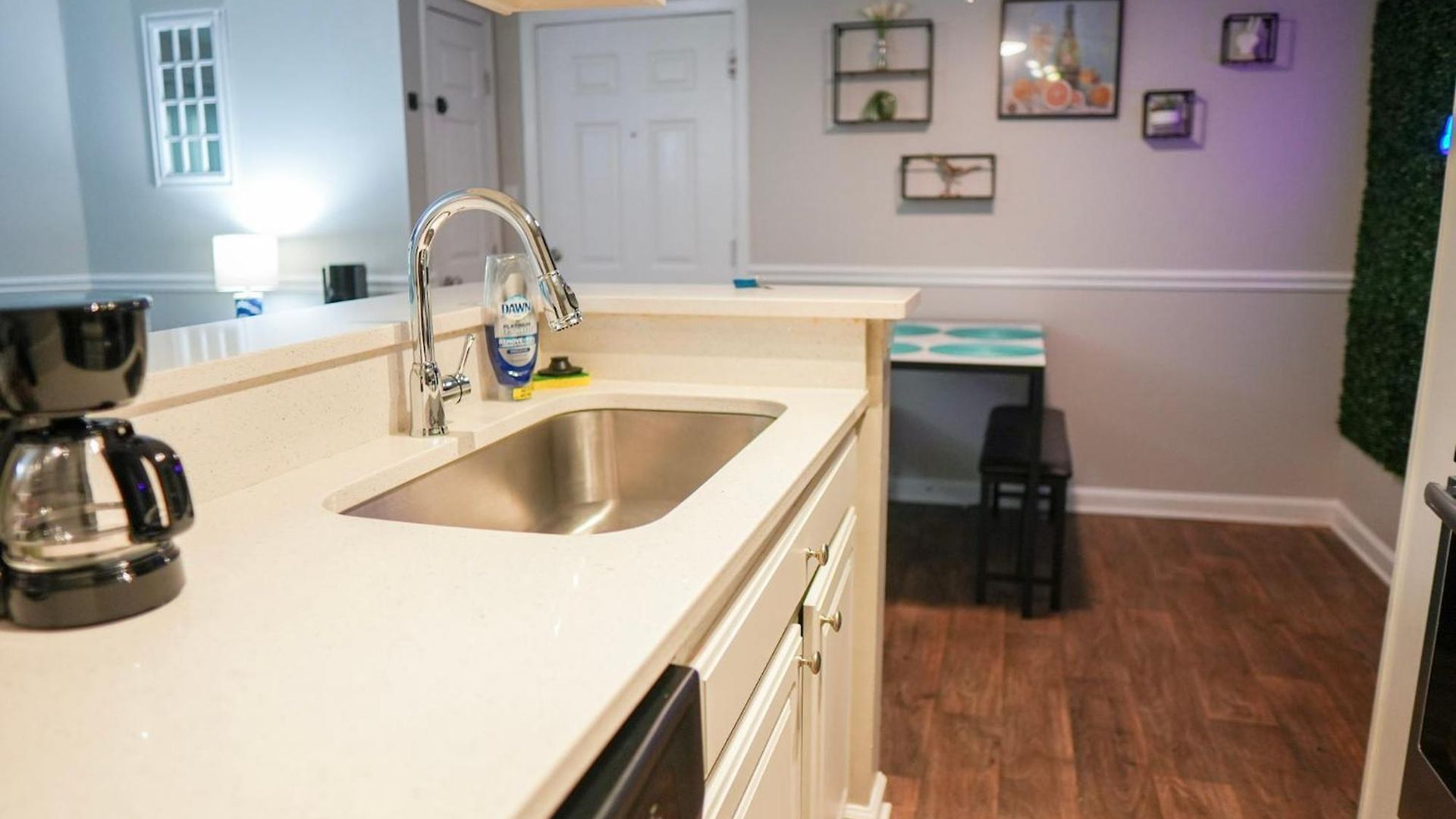 Luxury & Convenience In South End *