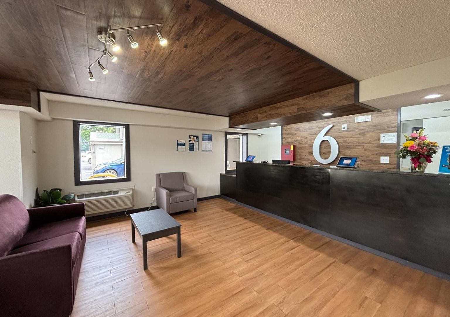 6 Charlotte, Nc Northlake Hotel 4*