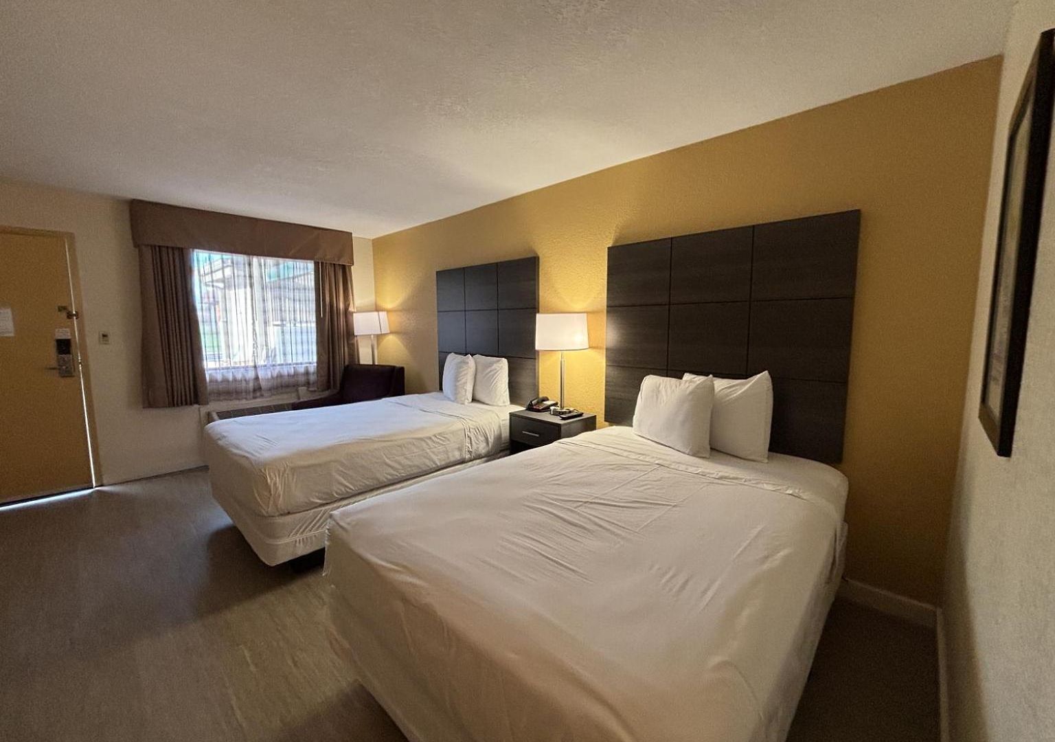 6 Charlotte, Nc Northlake Hotel 4*