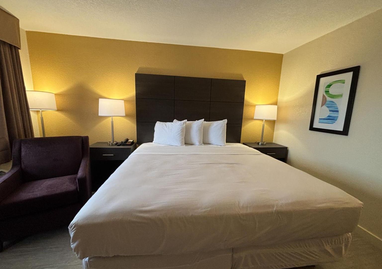 6 Charlotte, Nc Northlake 4*