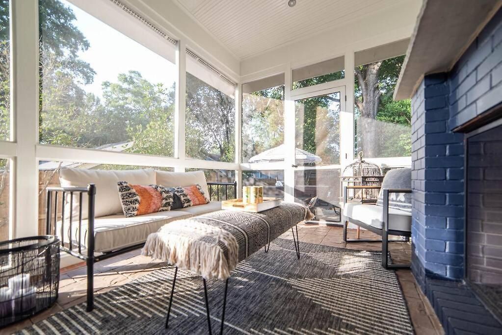 Elizabeth Bungalow, Fenced Yard, Fireplaces, Grill Holiday home Charlotte