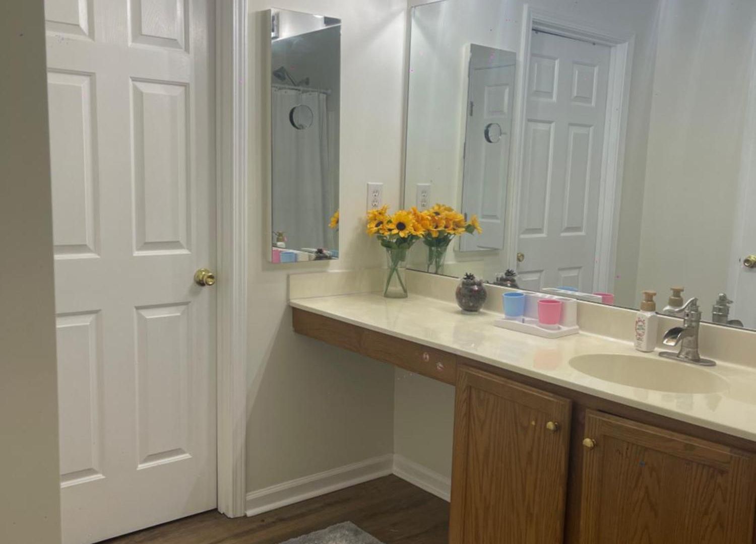 Charming Entire 3 Bedrooms House With Ac And Wifi *
