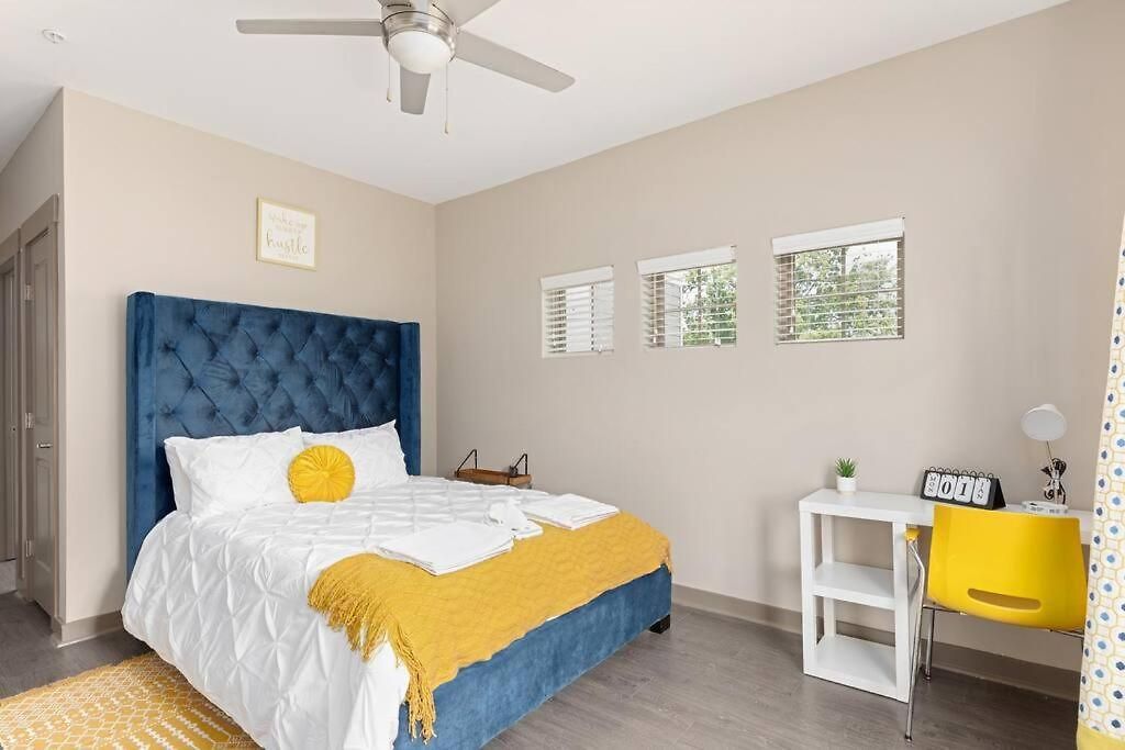 2ba/2br Uptown Loft 5 Mins To Panthers Stadium_319 Apartment