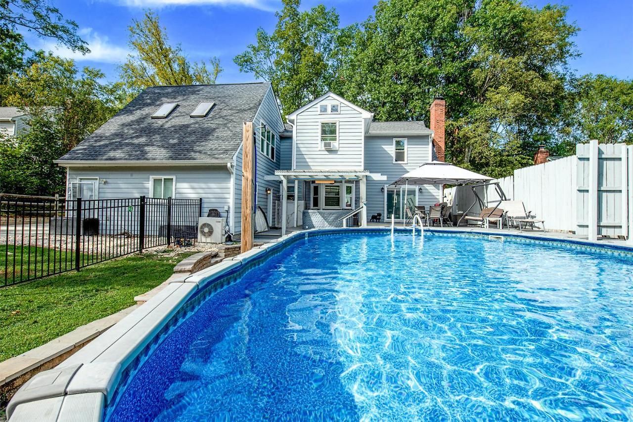 3br Escape Pool Hot Tub Theater Holiday home *
