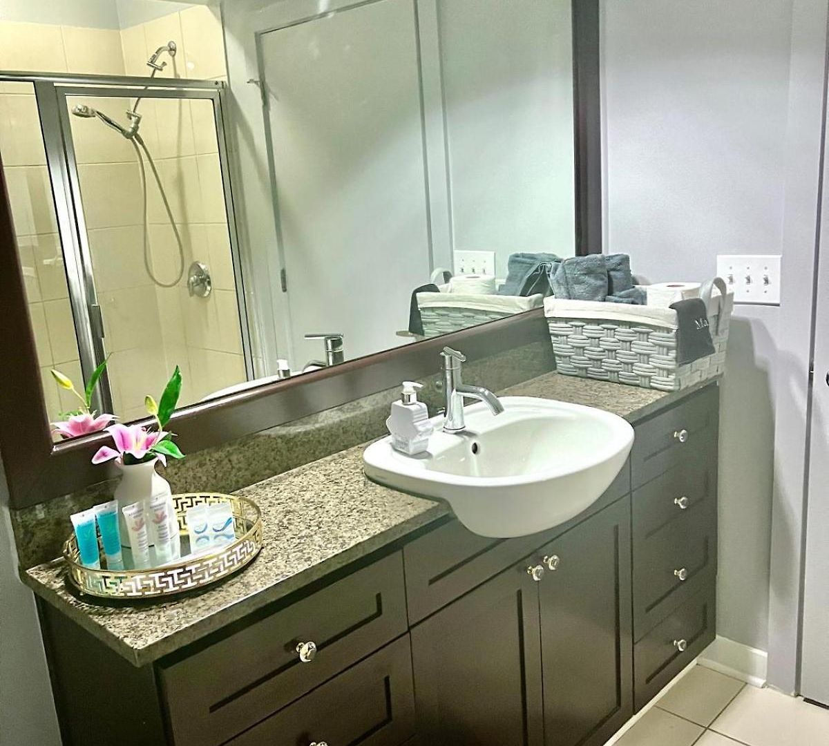 Apartment Beautiful Uptown Adventure