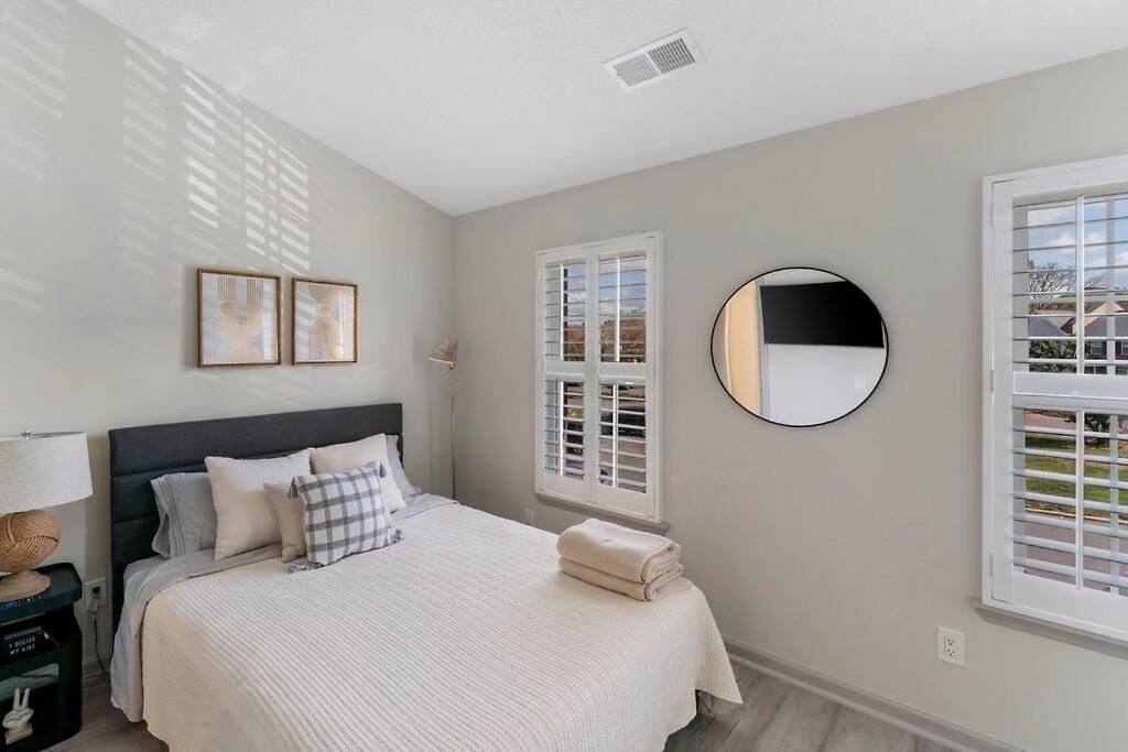 Golf Oasis Modern Townhome! Holiday home *