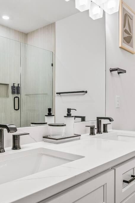 Modern 4br Retreat In Uptown! Charlotte