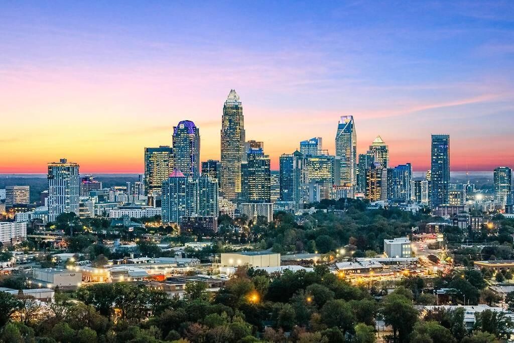 Modern 4br Retreat In Uptown! Holiday home