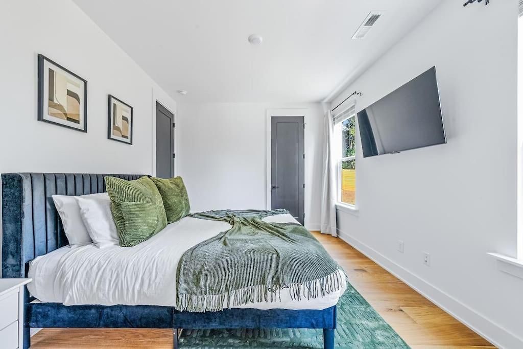 Modern 4br Retreat In Uptown! Holiday home Charlotte