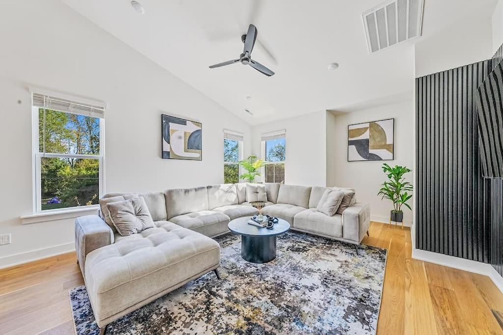 Modern 4br Retreat In Uptown! Holiday home *