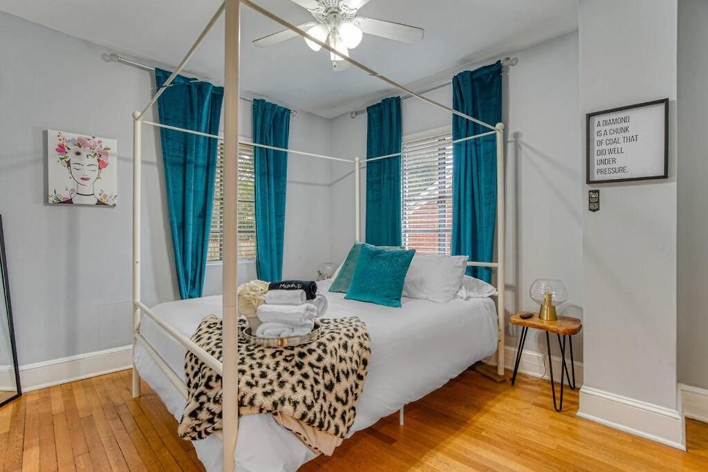 Cozy & Charming Home, Minutes To Everything! *
