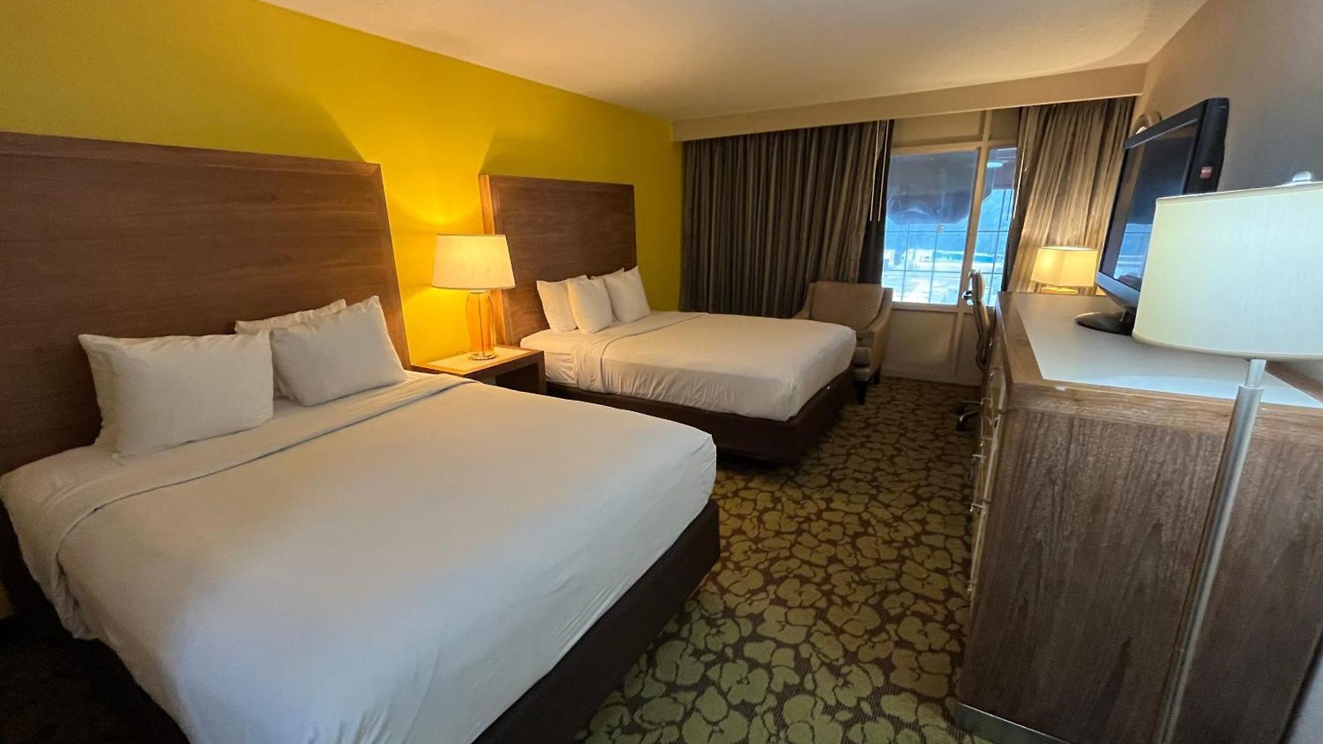 Ramada Plaza By Wyndham South End Airport Hotel 3*