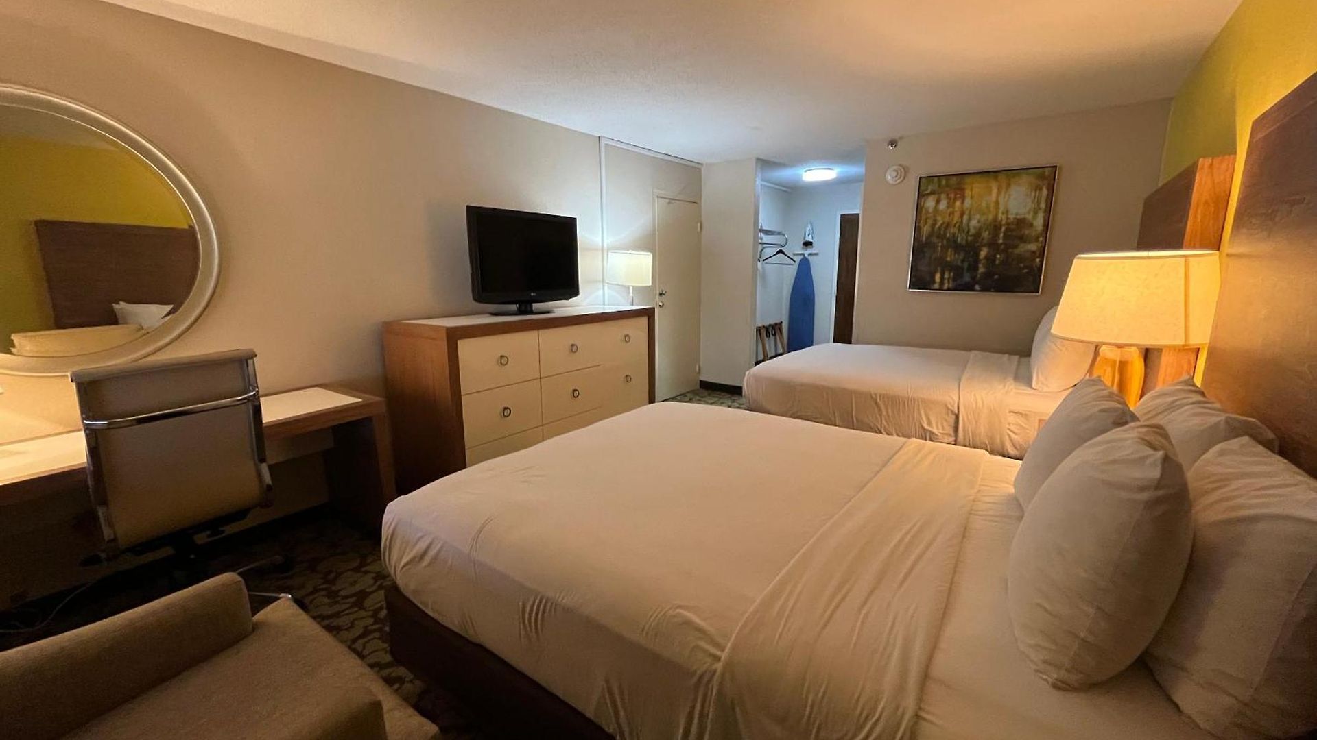 Hotel Ramada Plaza By Wyndham South End Airport 3*