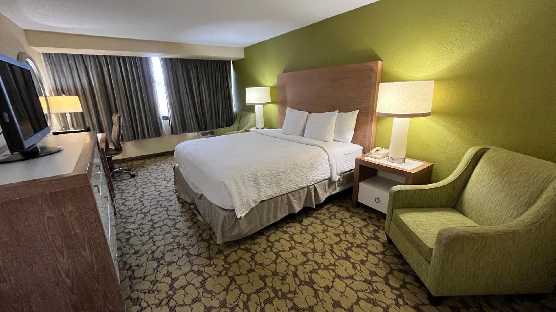Hotel Ramada Plaza By Wyndham South End Airport