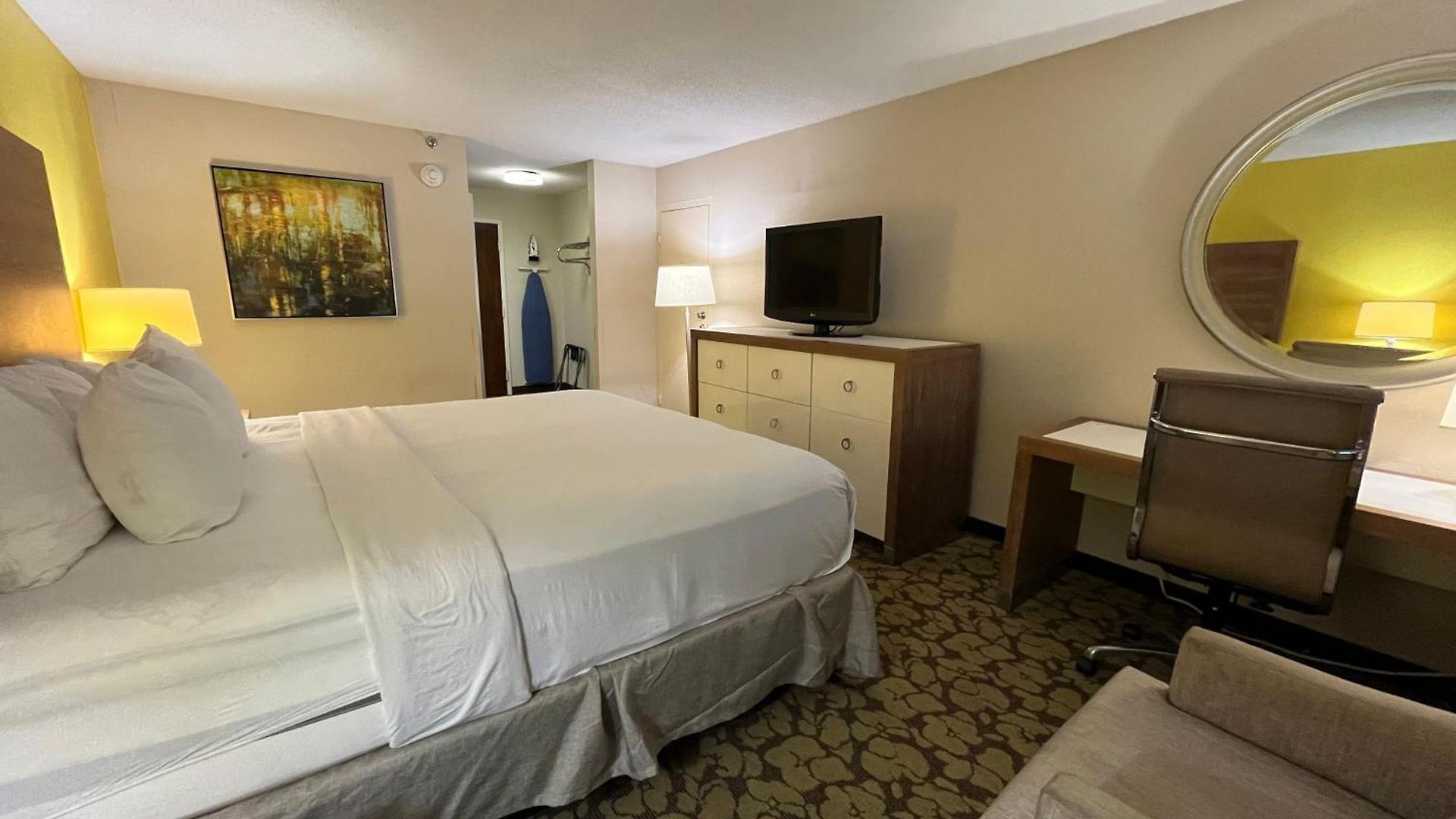Ramada Plaza By Wyndham South End Airport Hotel