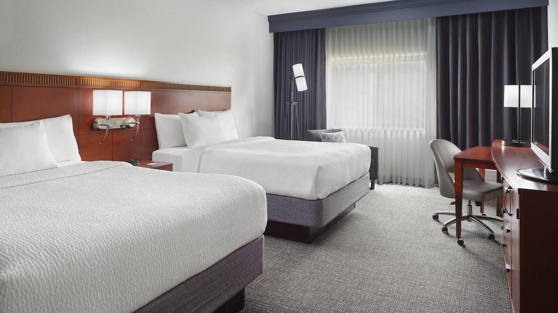 Hotel Courtyard Arrowood 3*