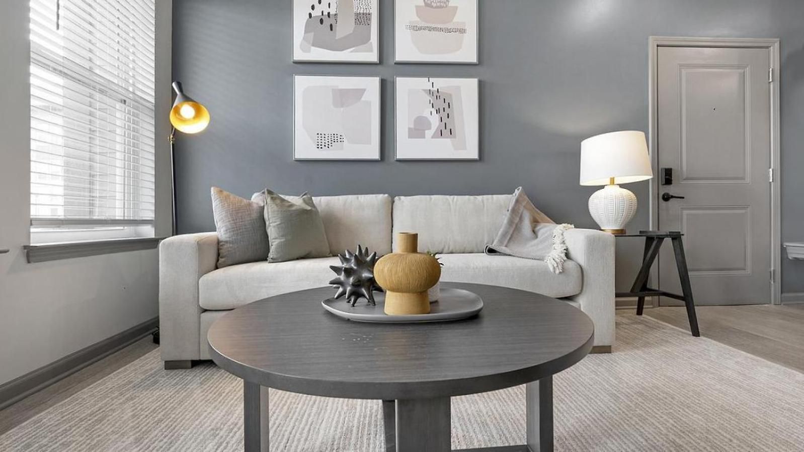 Apartment Landing Modern With Amazing Amenities