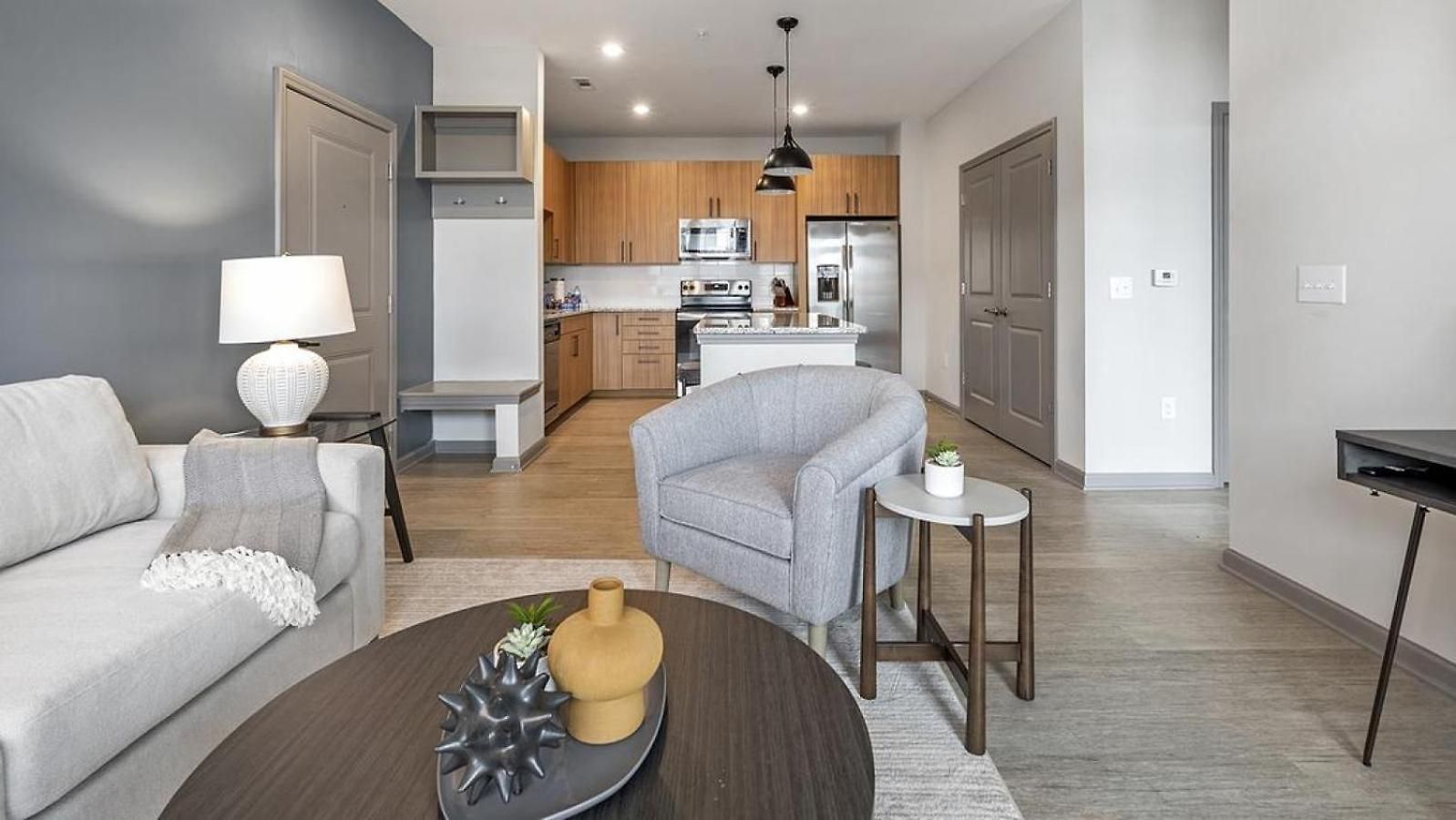 Landing Modern With Amazing Amenities Apartment Charlotte