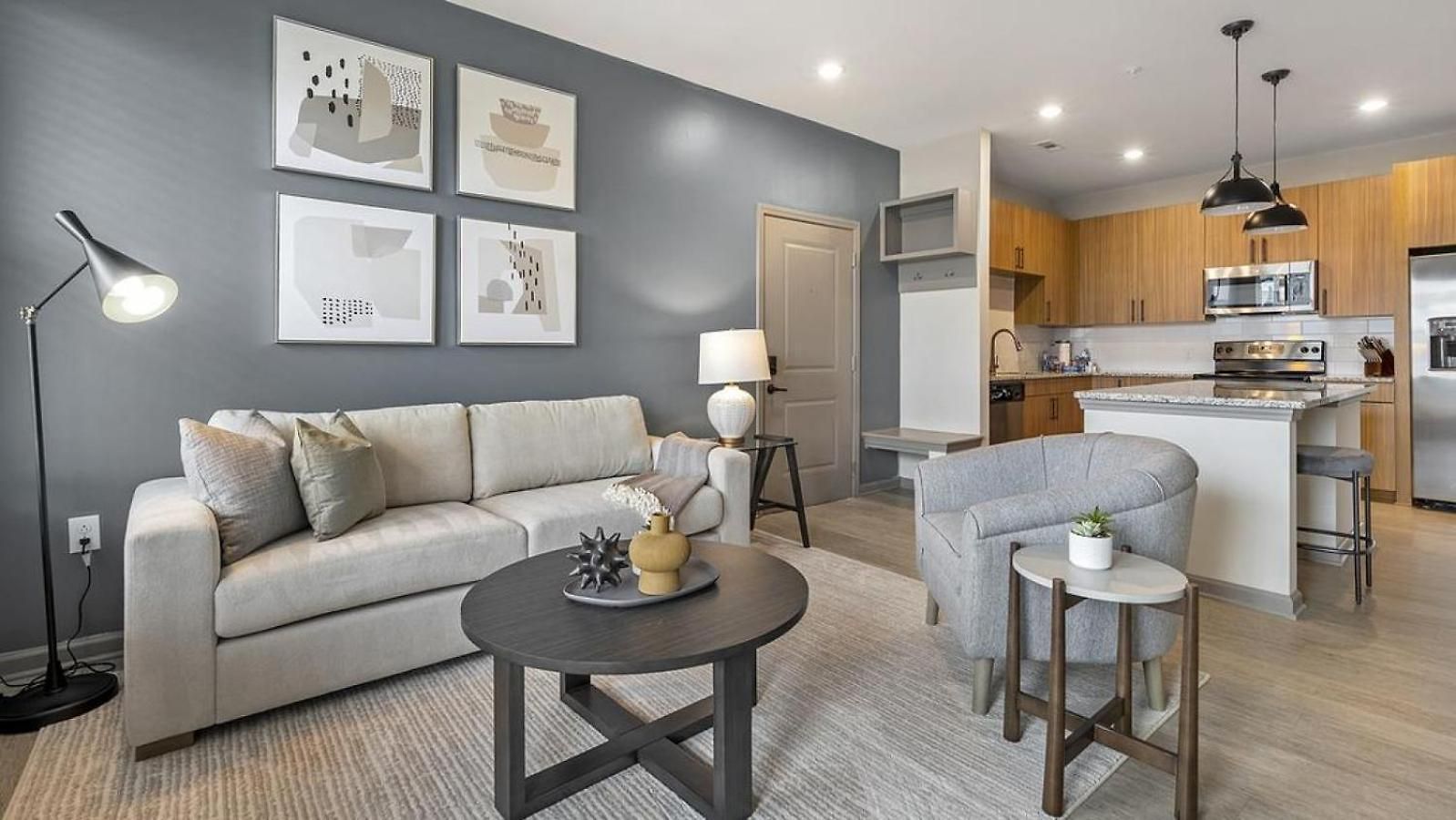 Landing Modern With Amazing Amenities Apartment