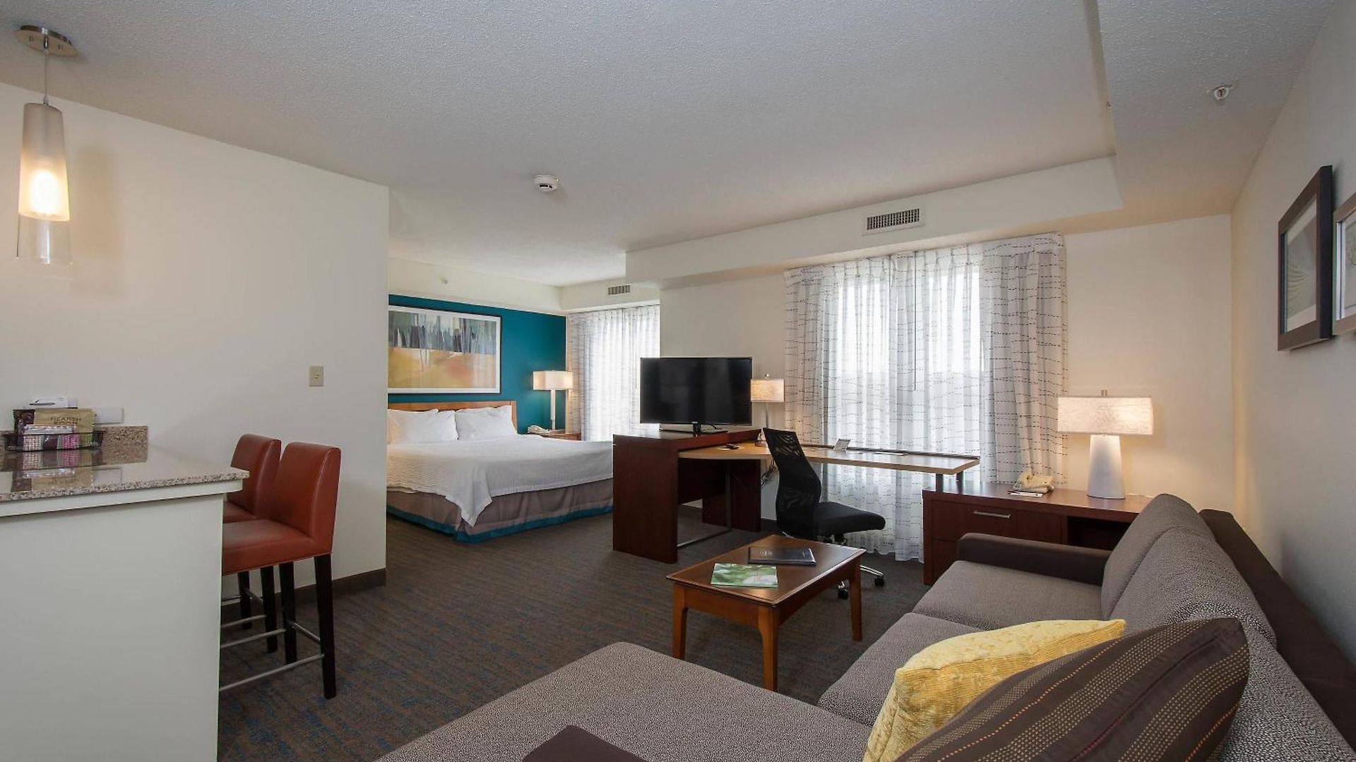 By Marriott Piper Glen 3* Charlotte