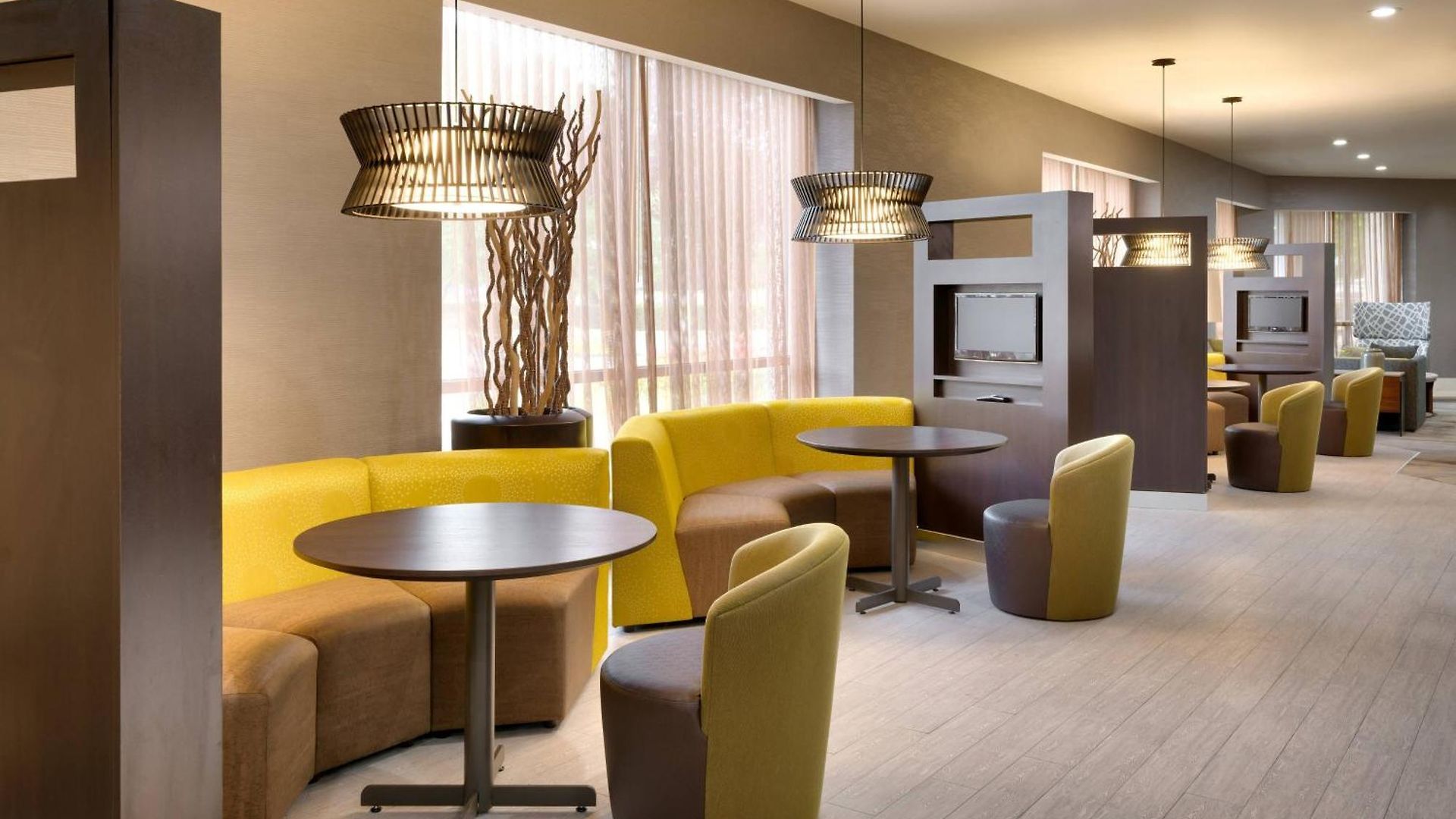 Hotel Courtyard By Marriott Airport Loso