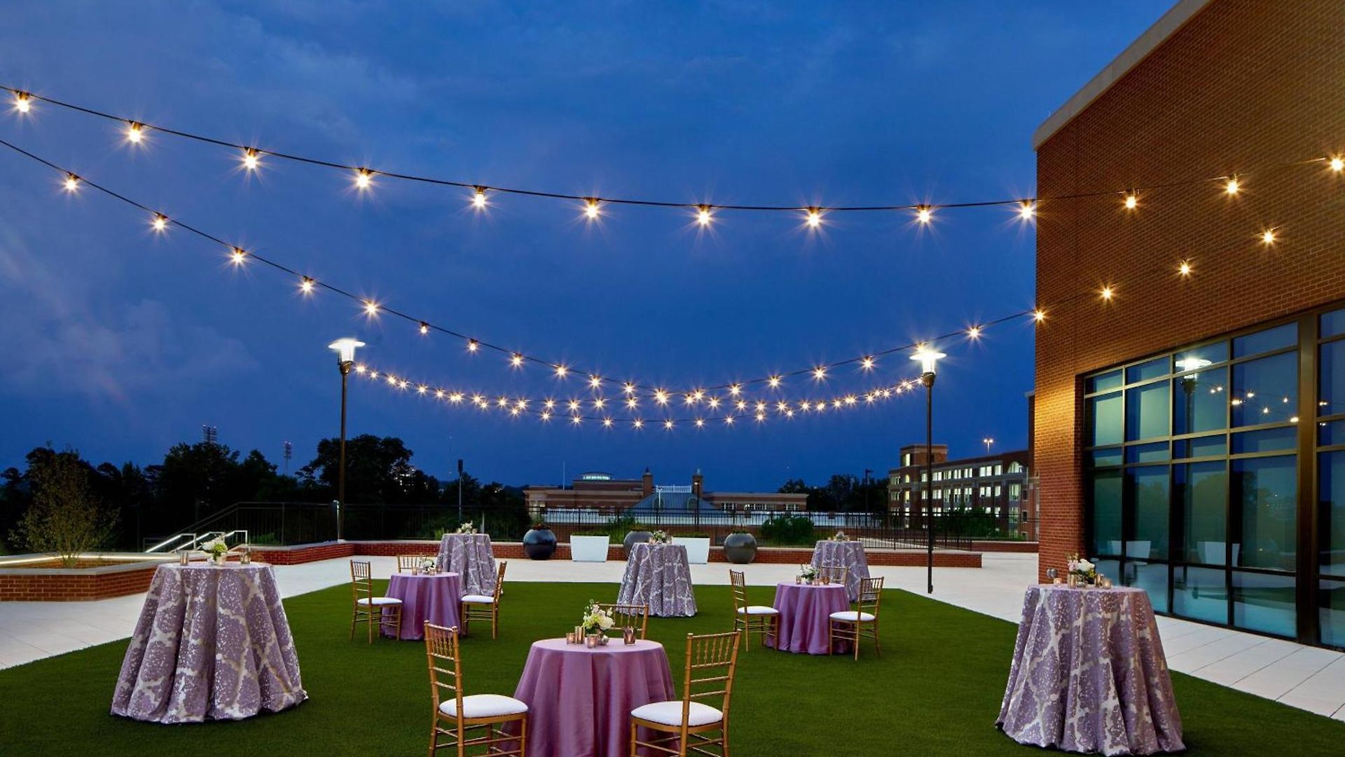 Hotel Unc Marriott & Conference Center 3*