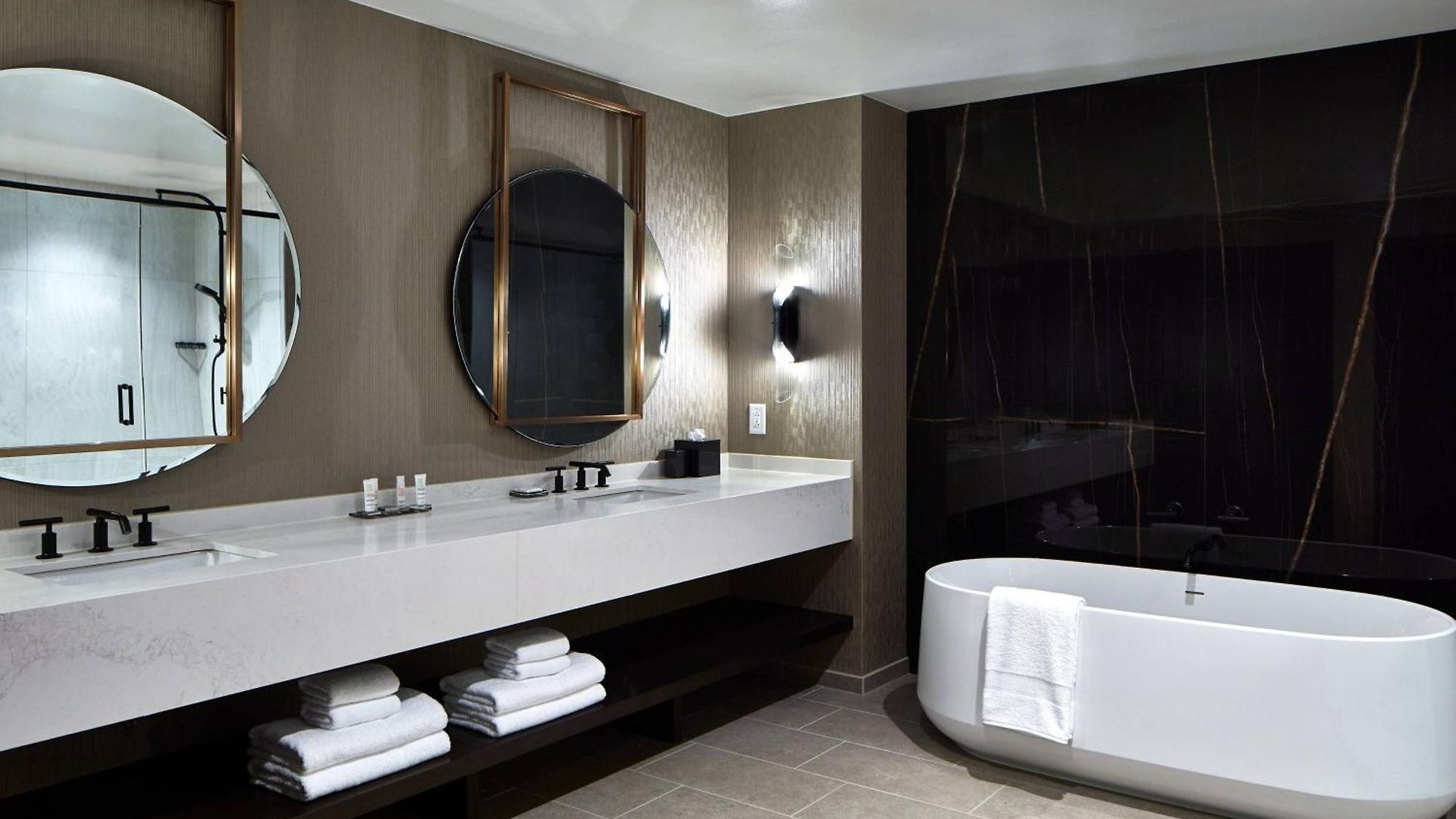 Hotel Unc Marriott & Conference Center 3*