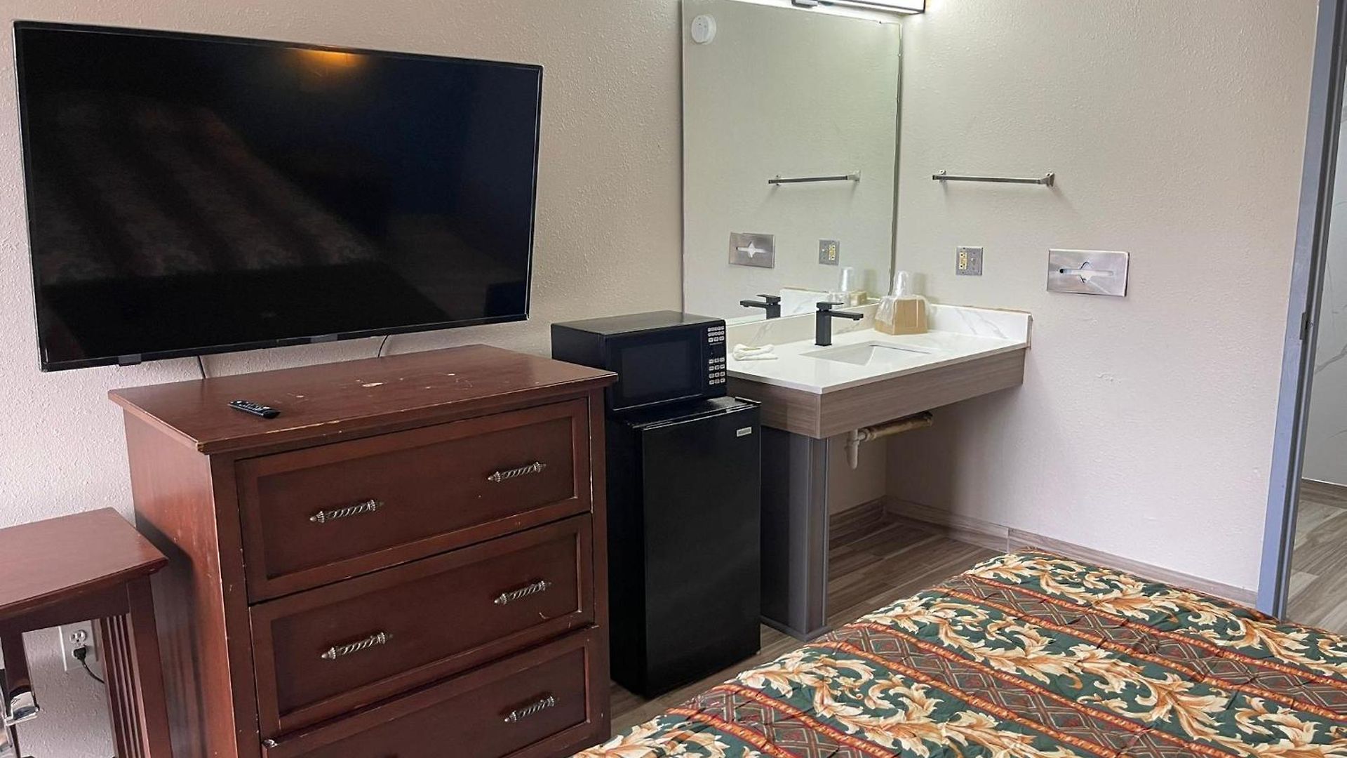 Brookwood - Extended Hotel